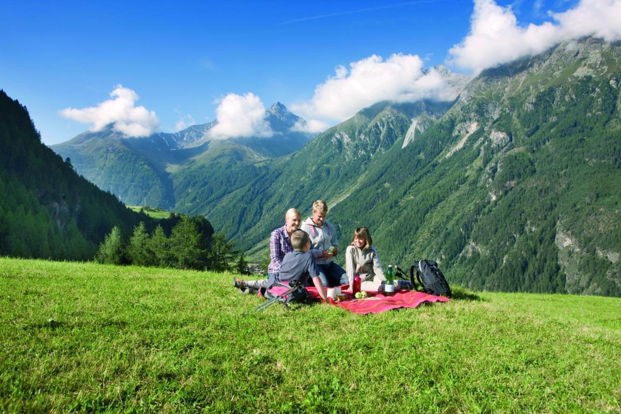 Landhaus Oetztalblick Längenfeld Extérieur photo